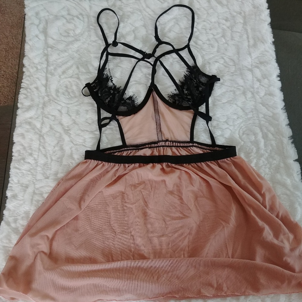 Intimate - Picture 1 of 4